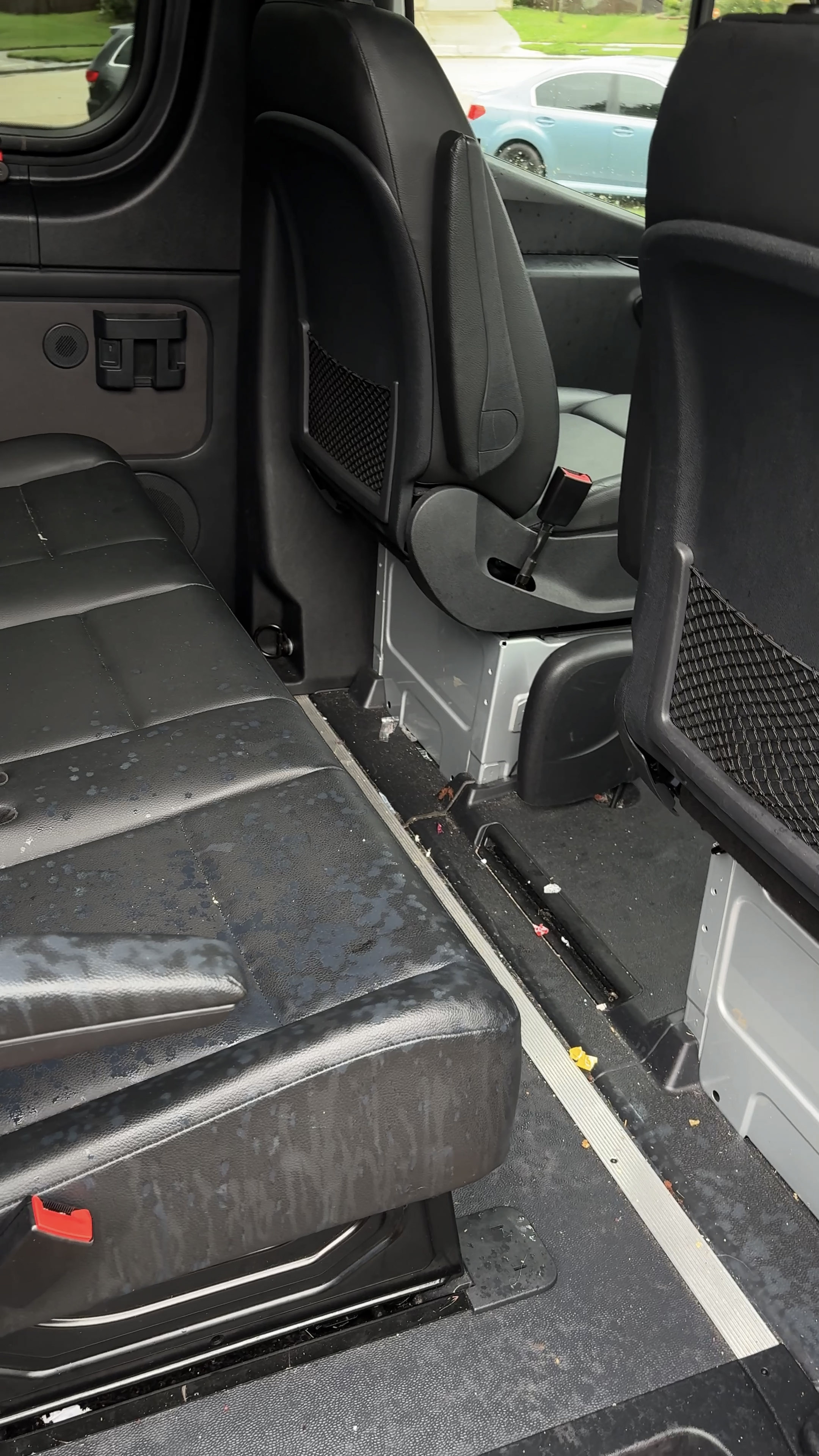 Before: Cadillac LYRIQ 600 E4 - 3rd Row & Cargo